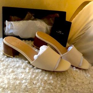 Coach Maggie leather chalk sandles never used
